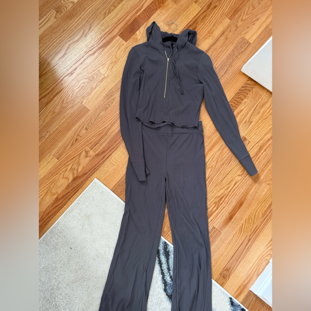 Women's Ribbed pant & hoodie shirt set in Charcoal
